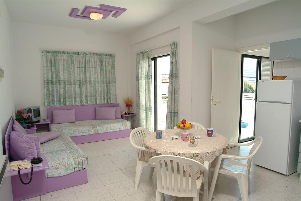 Sunbay Apartments Píla Kültér fotó